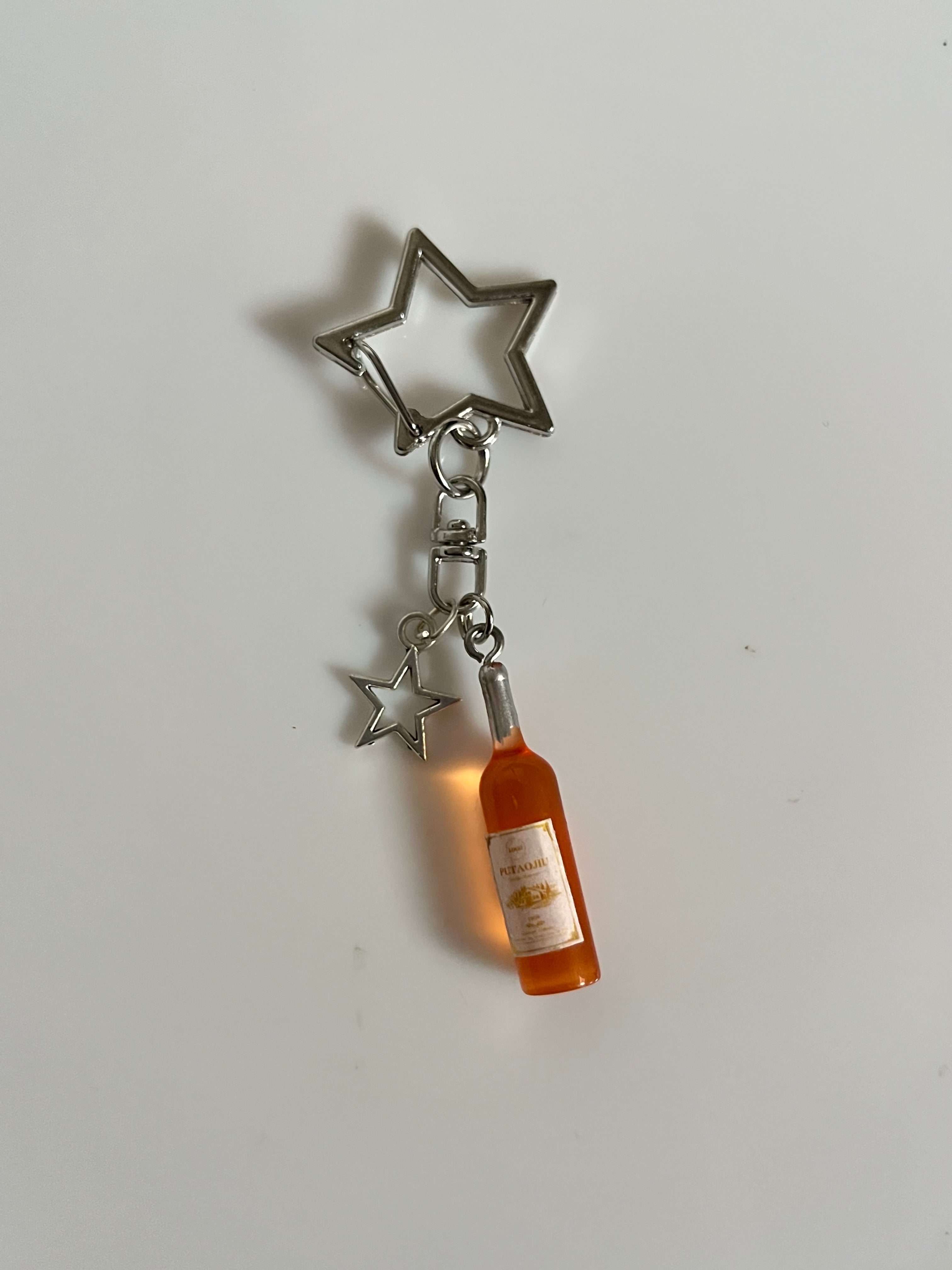 Putaojiu wine keychain
