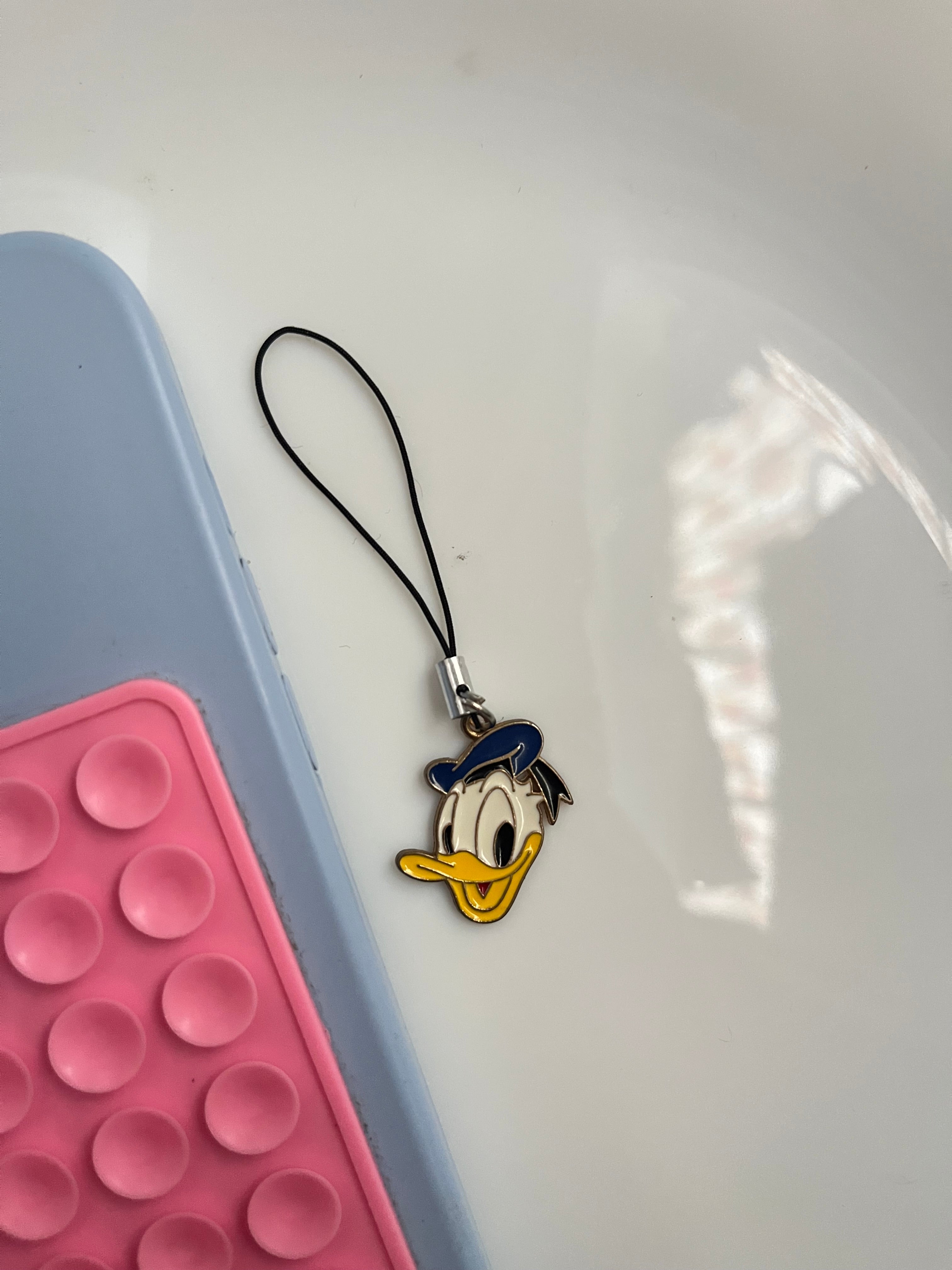 donald duck phone hanging