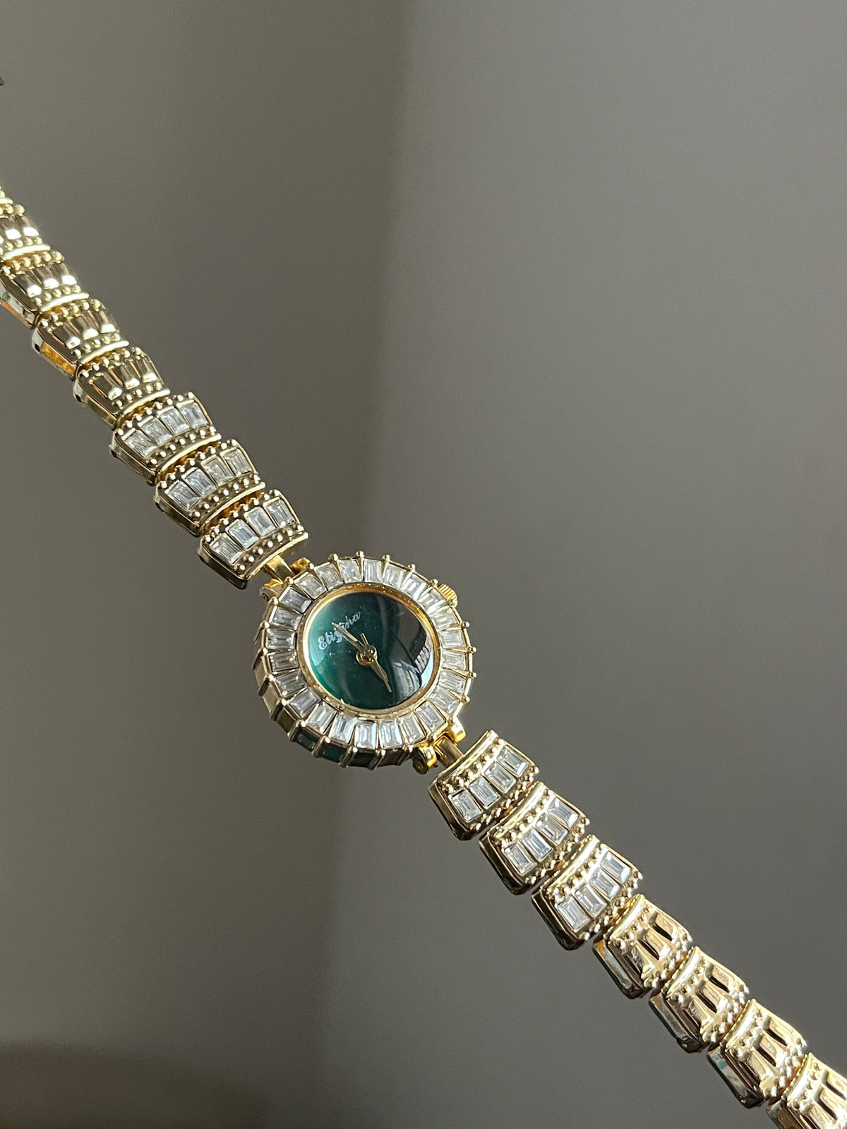 vintage watch 18