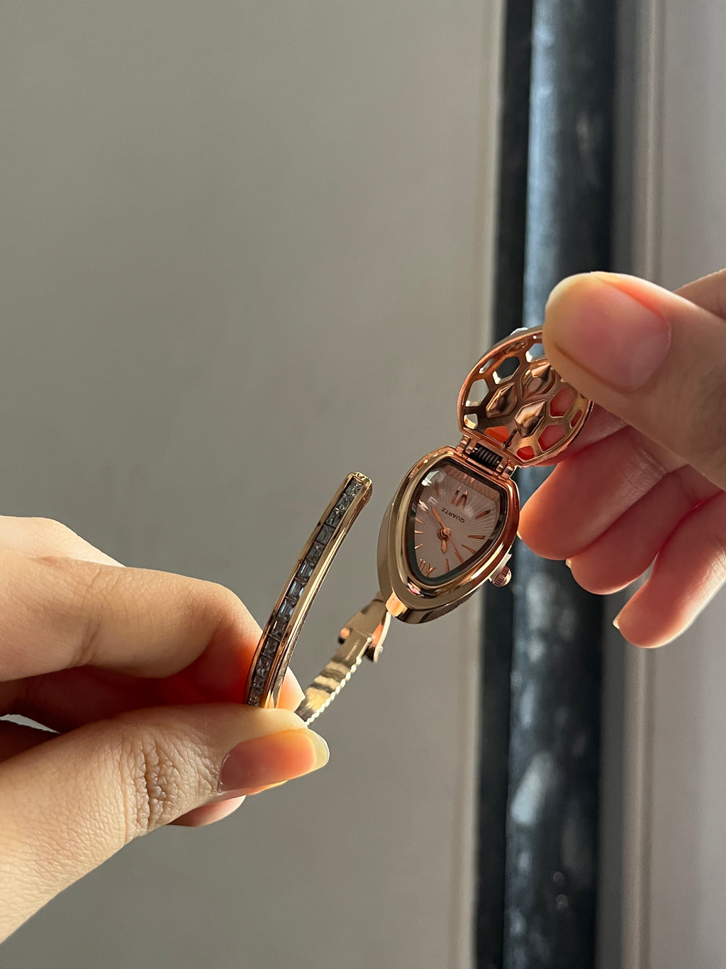 crystal openable snake watch