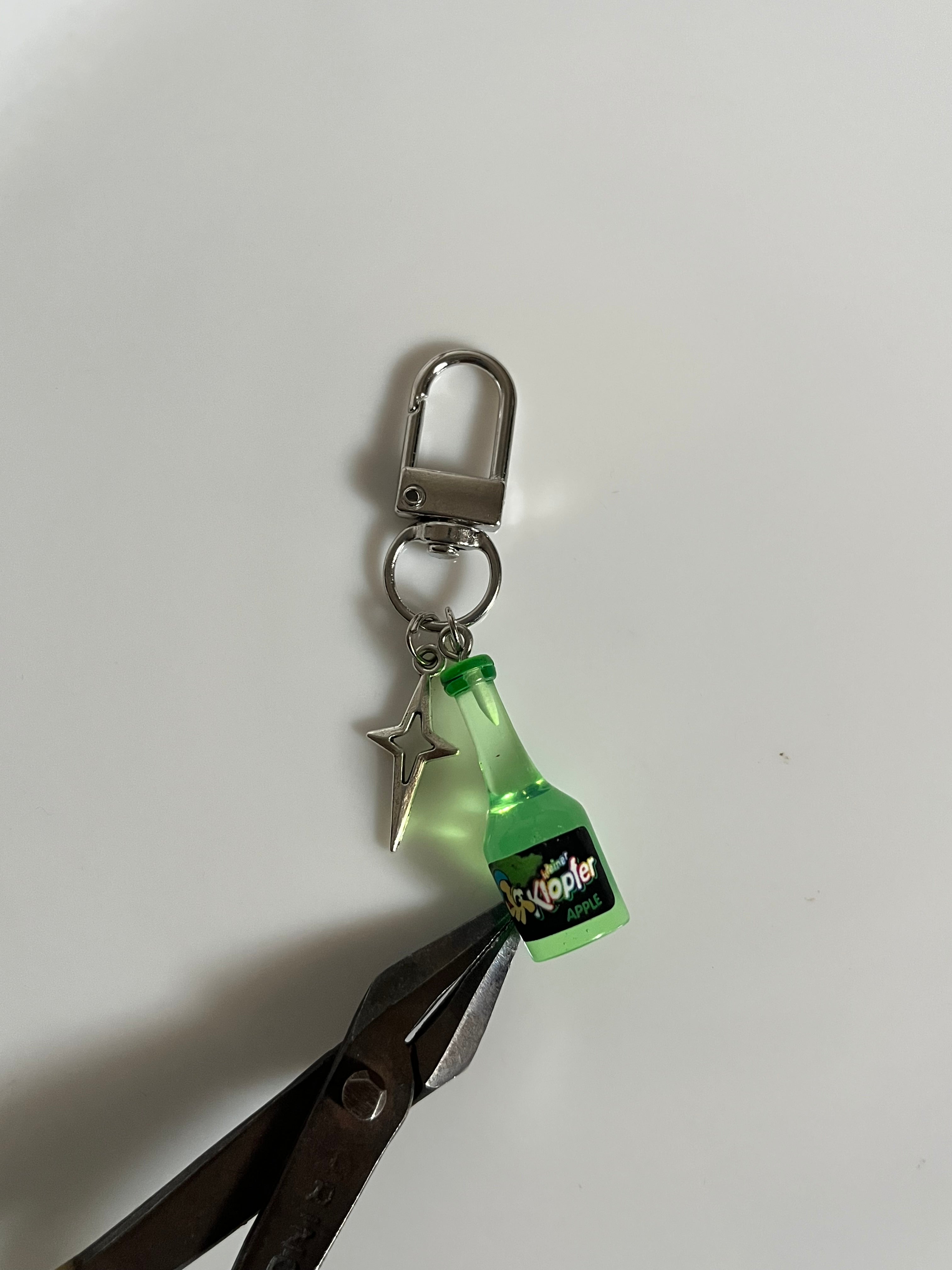 kleiner klopfer liquor keychain