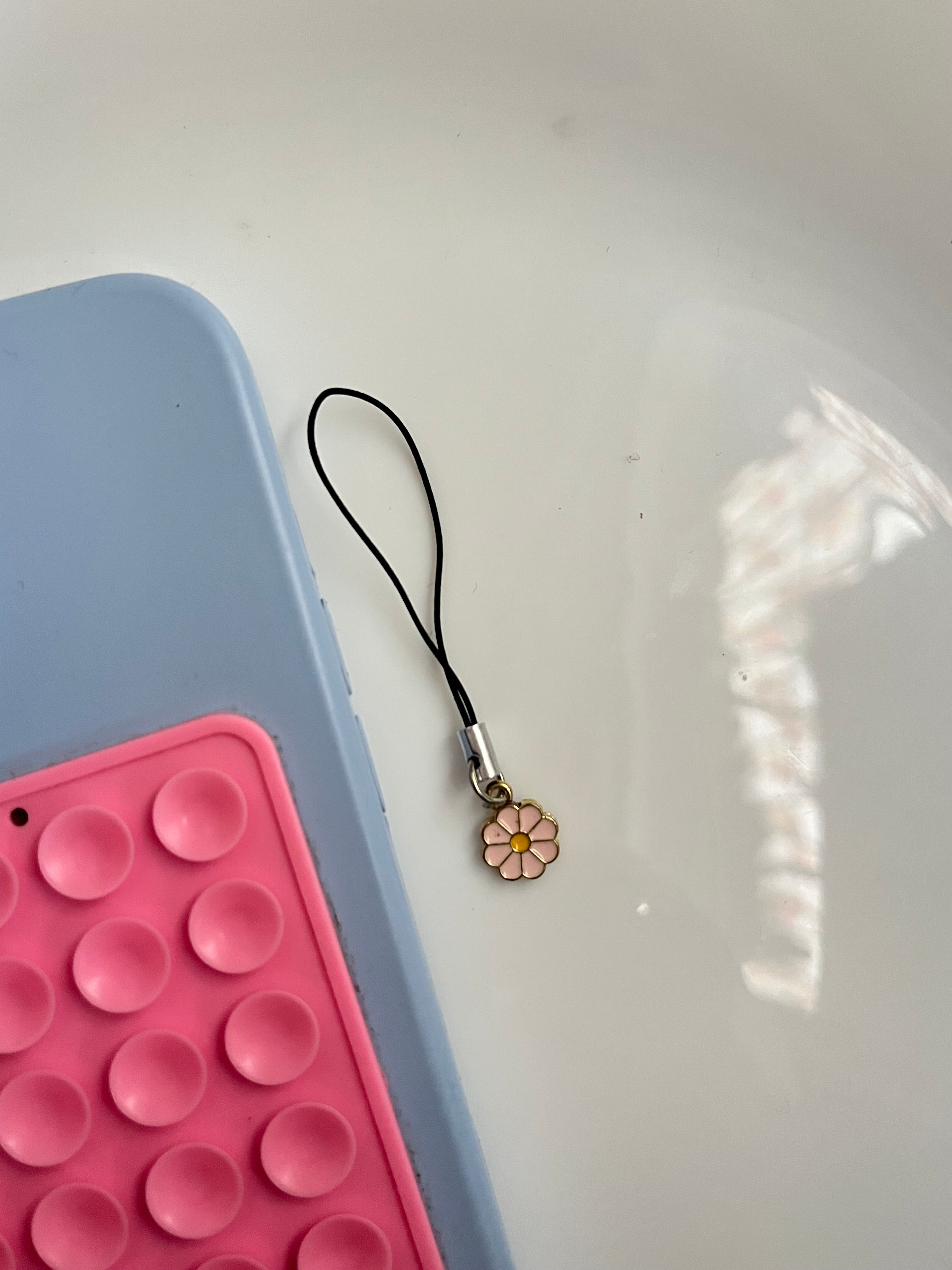 pink mini daisy phone hanging