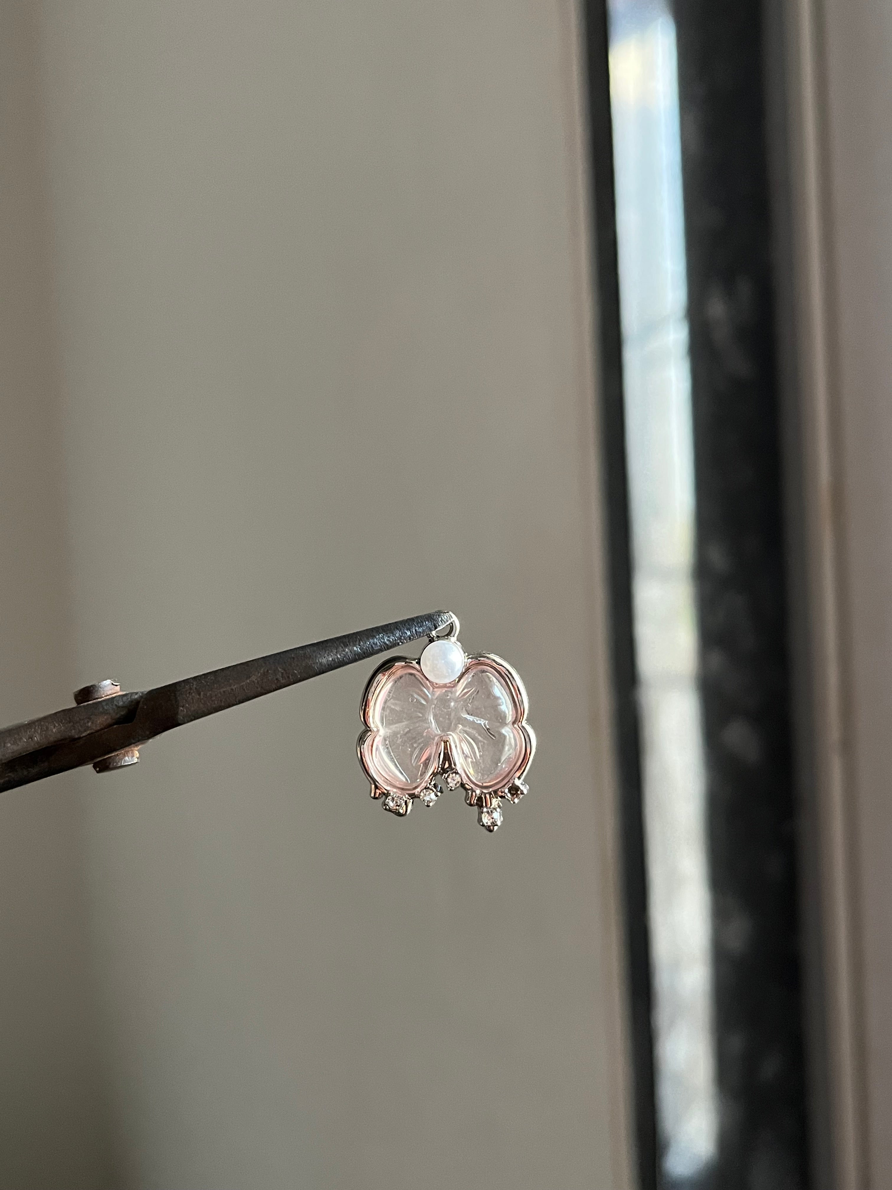jelly bow charm