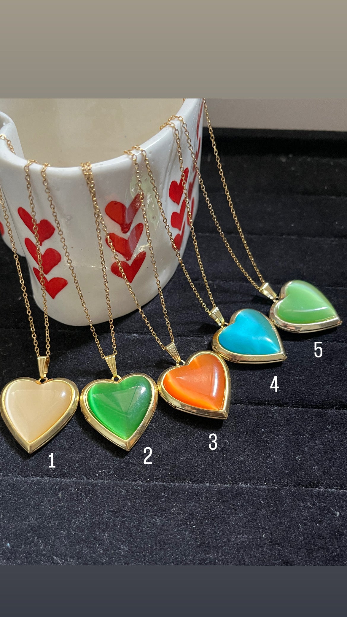 Openable monalisa photo pendants