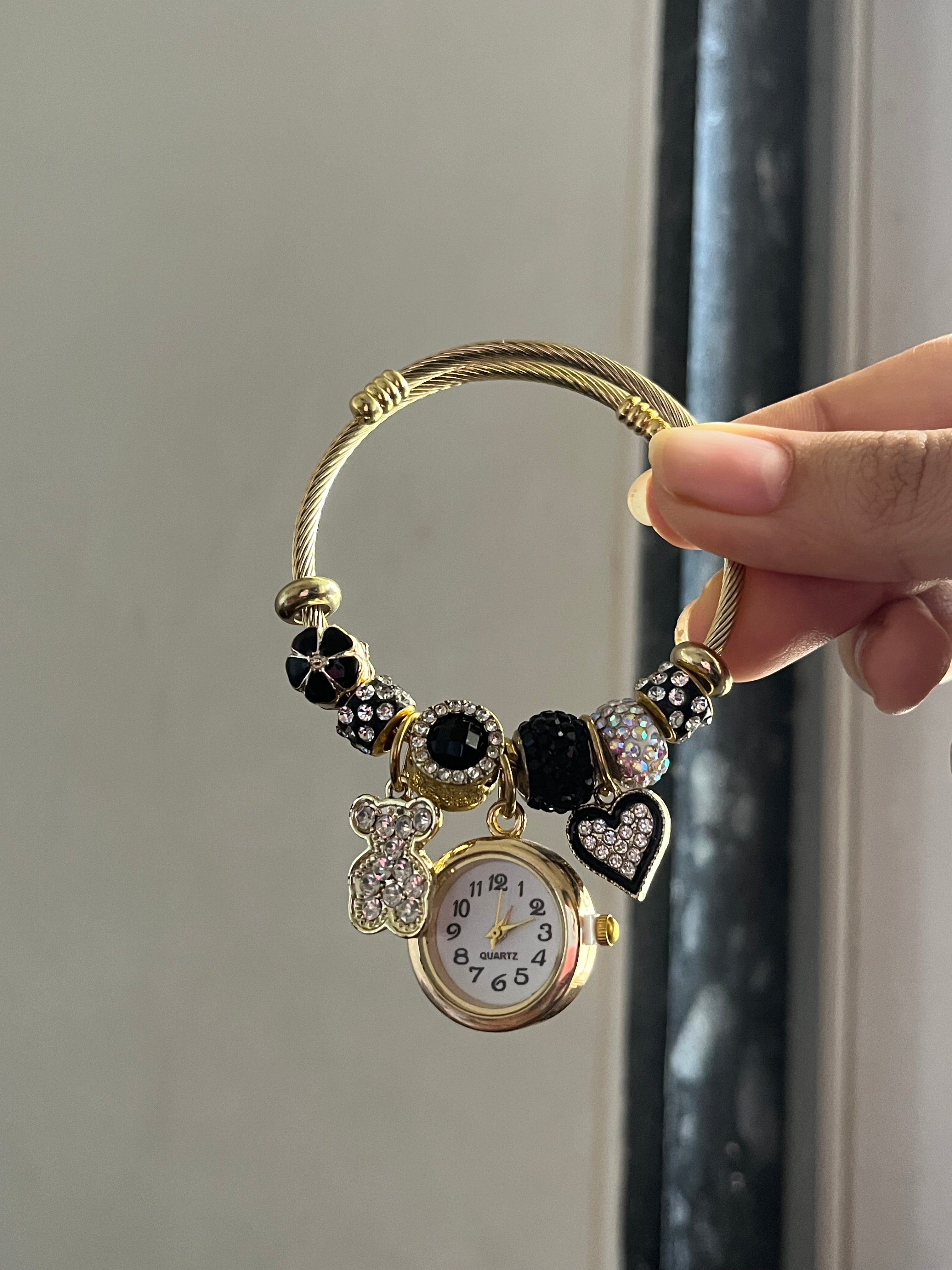 black pandora watch