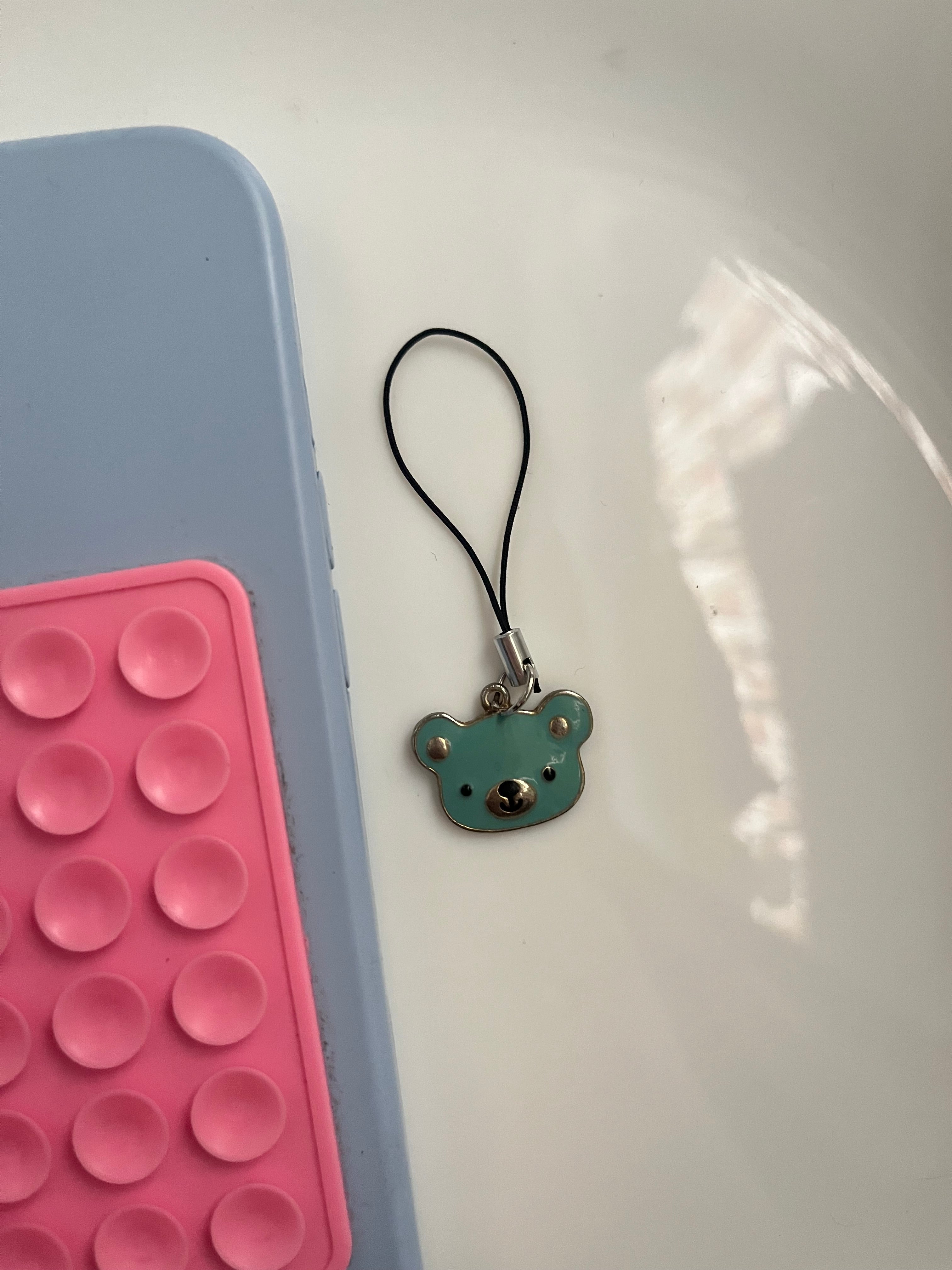 teddy phone hanging