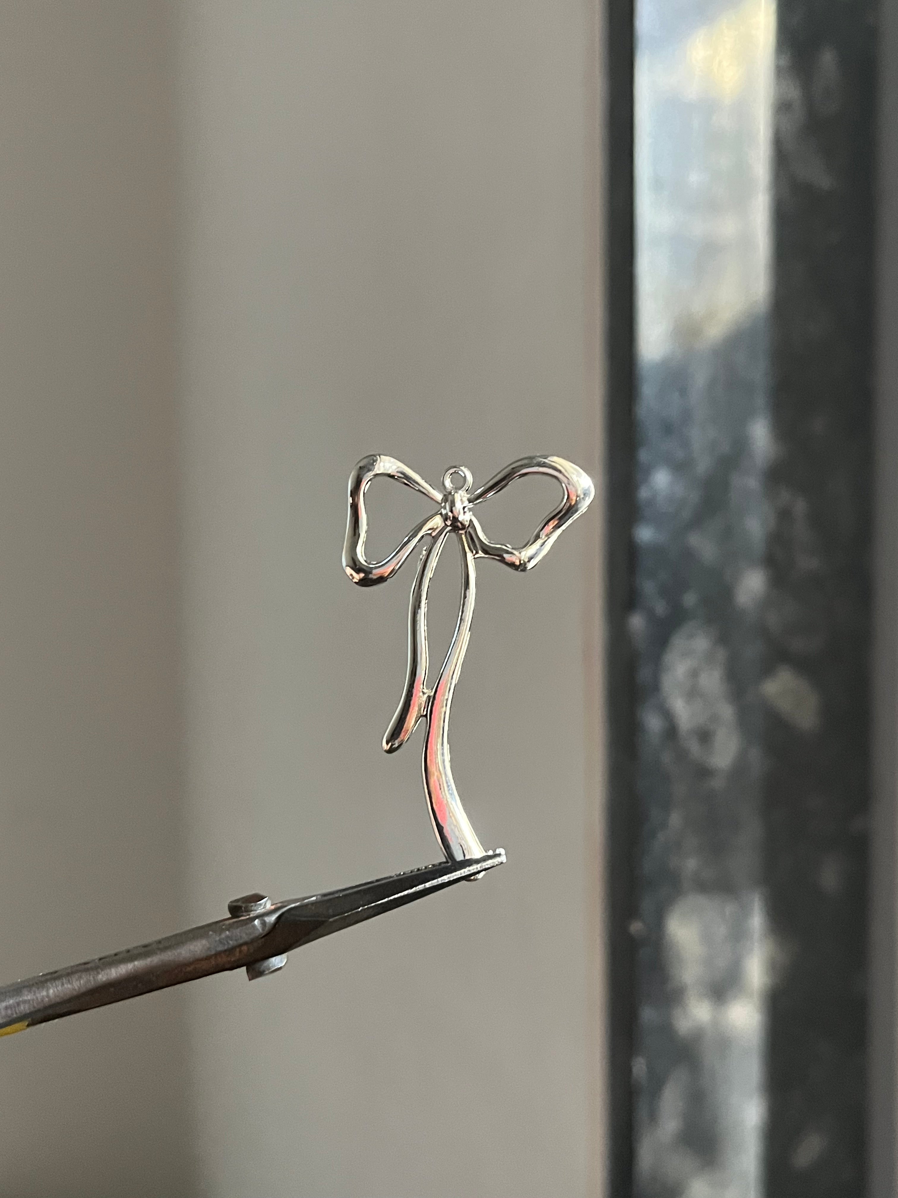 big bow charm