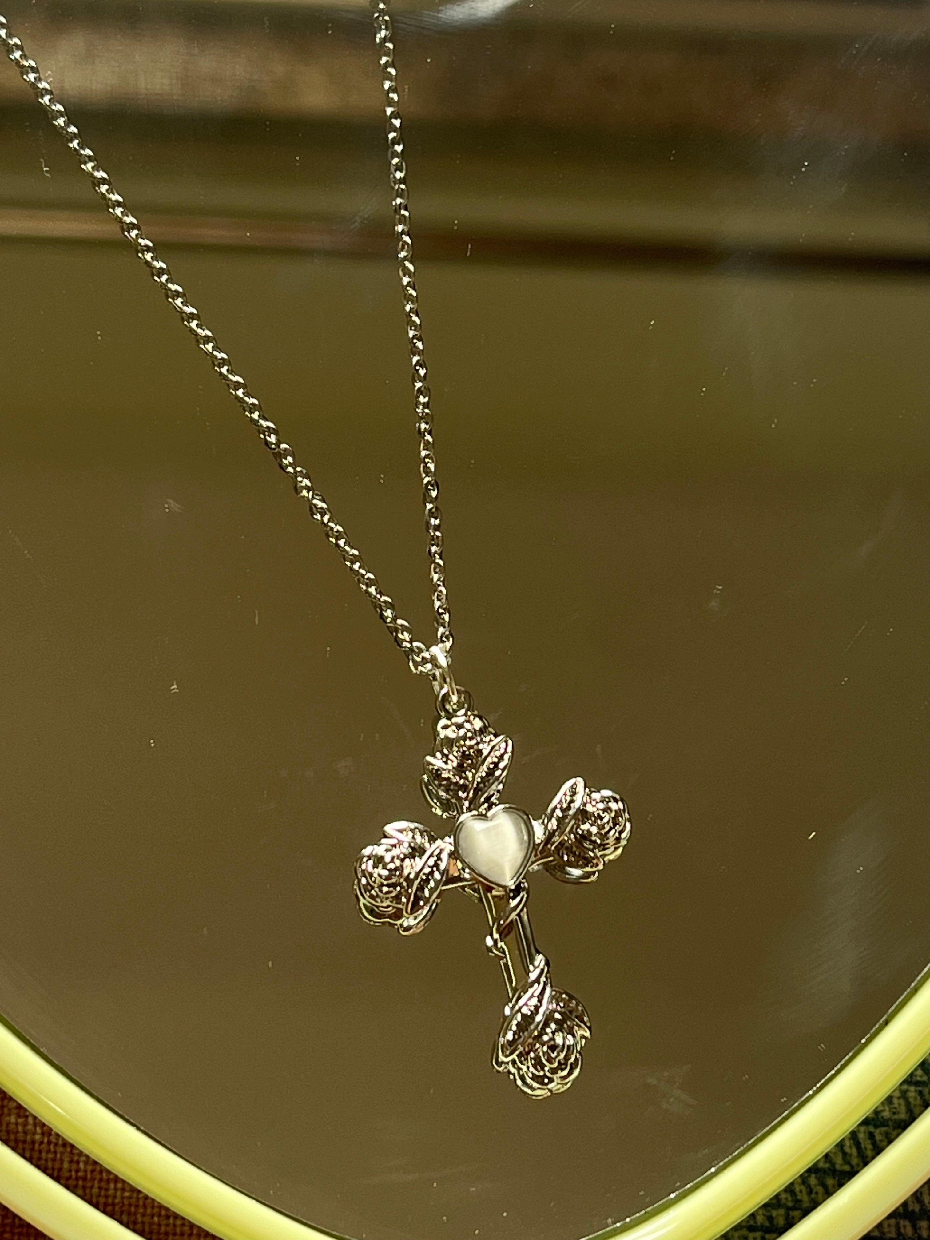 mighty grey cross chain