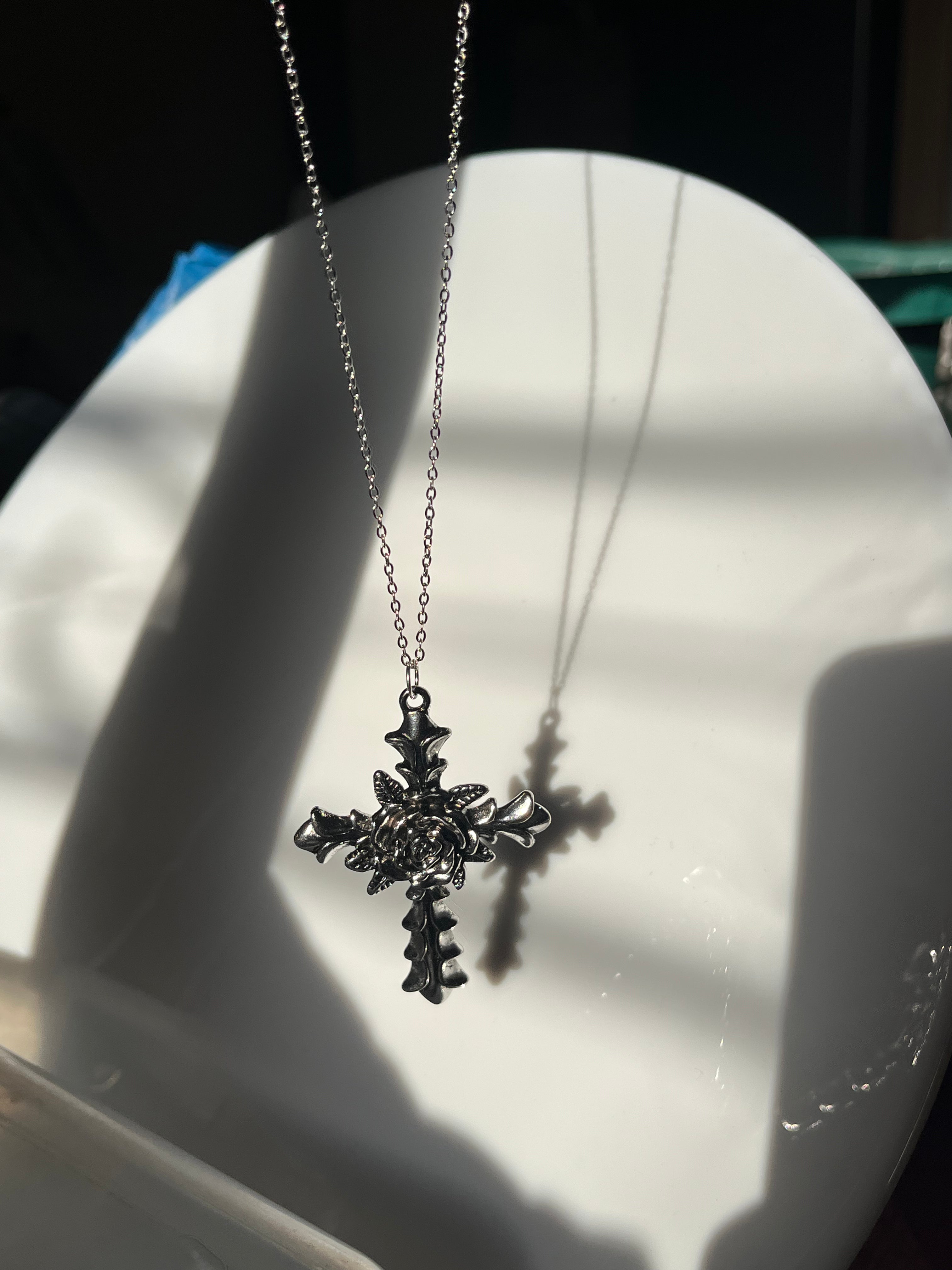 mega rose cross chain