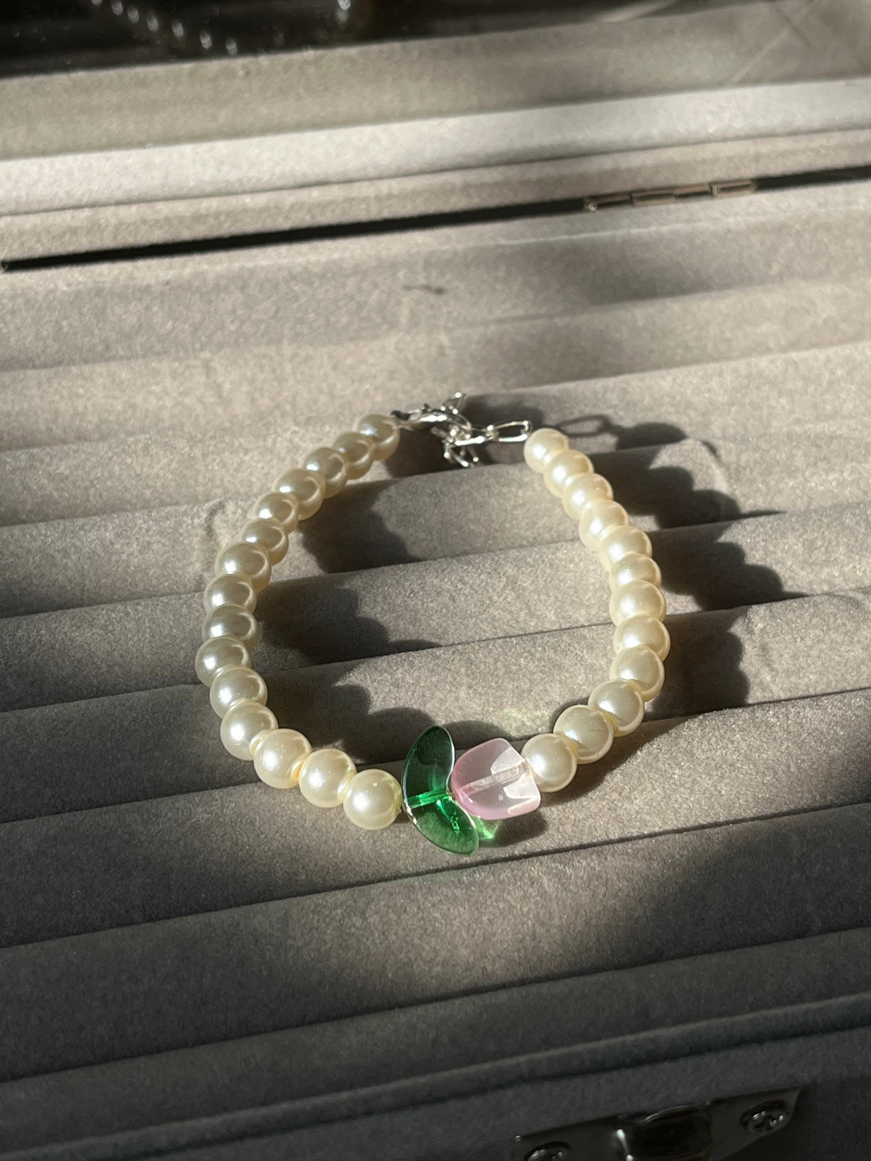 tulip pearl bracelet