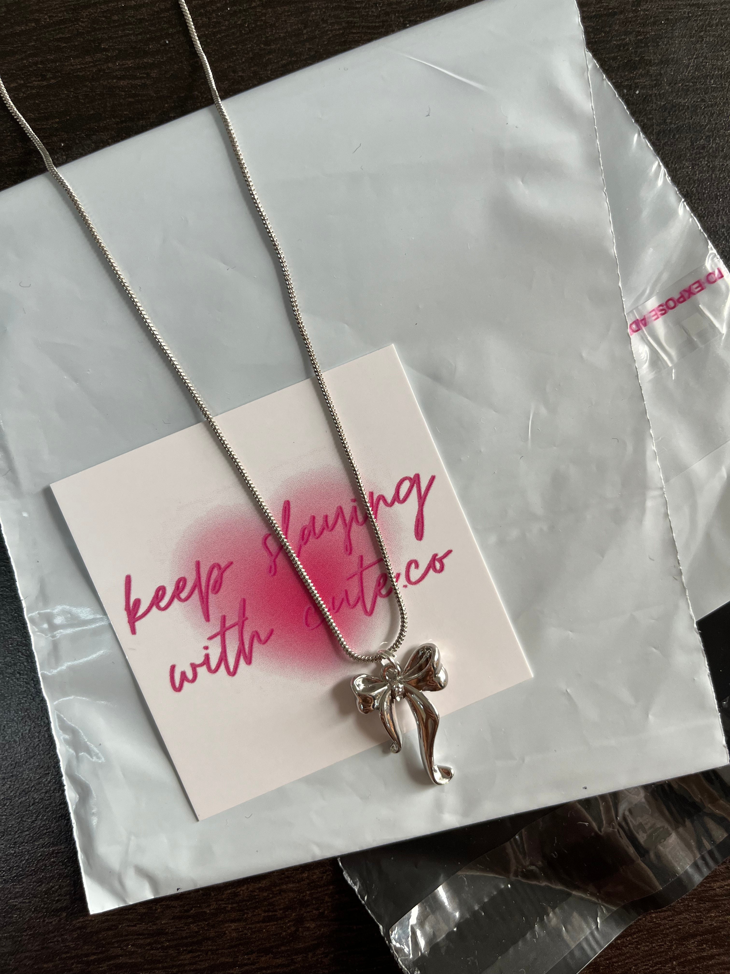 classic bow with snake chain