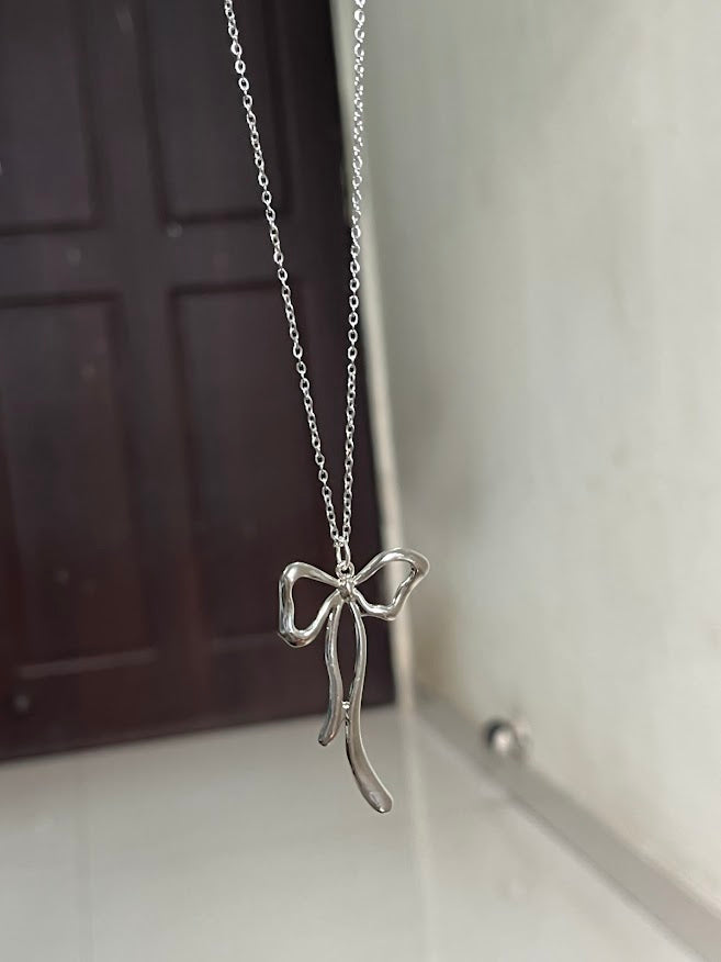 big bow chain